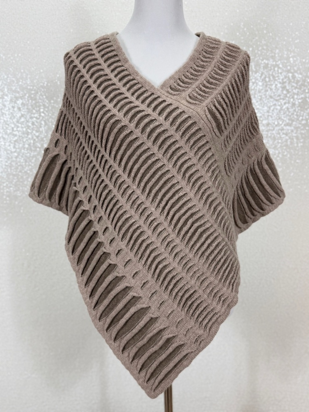 McConnell Merino Wool Poncho Cape Open Knit V Neck Irish Sweater Wrap Textured - Picture 15 of 16